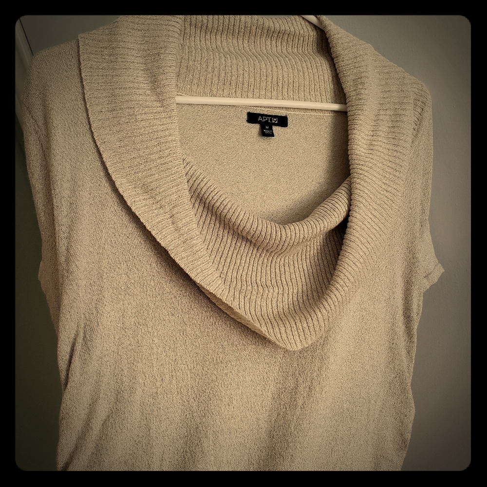 Loose neck sweater with metallic thread & ruching